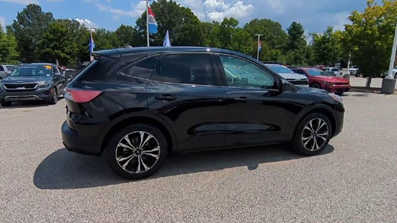 2022 Ford Escape SE photo 8