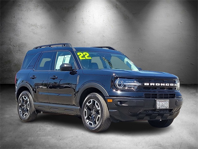 2022 Ford Bronco Sport Outer Banks photo 2