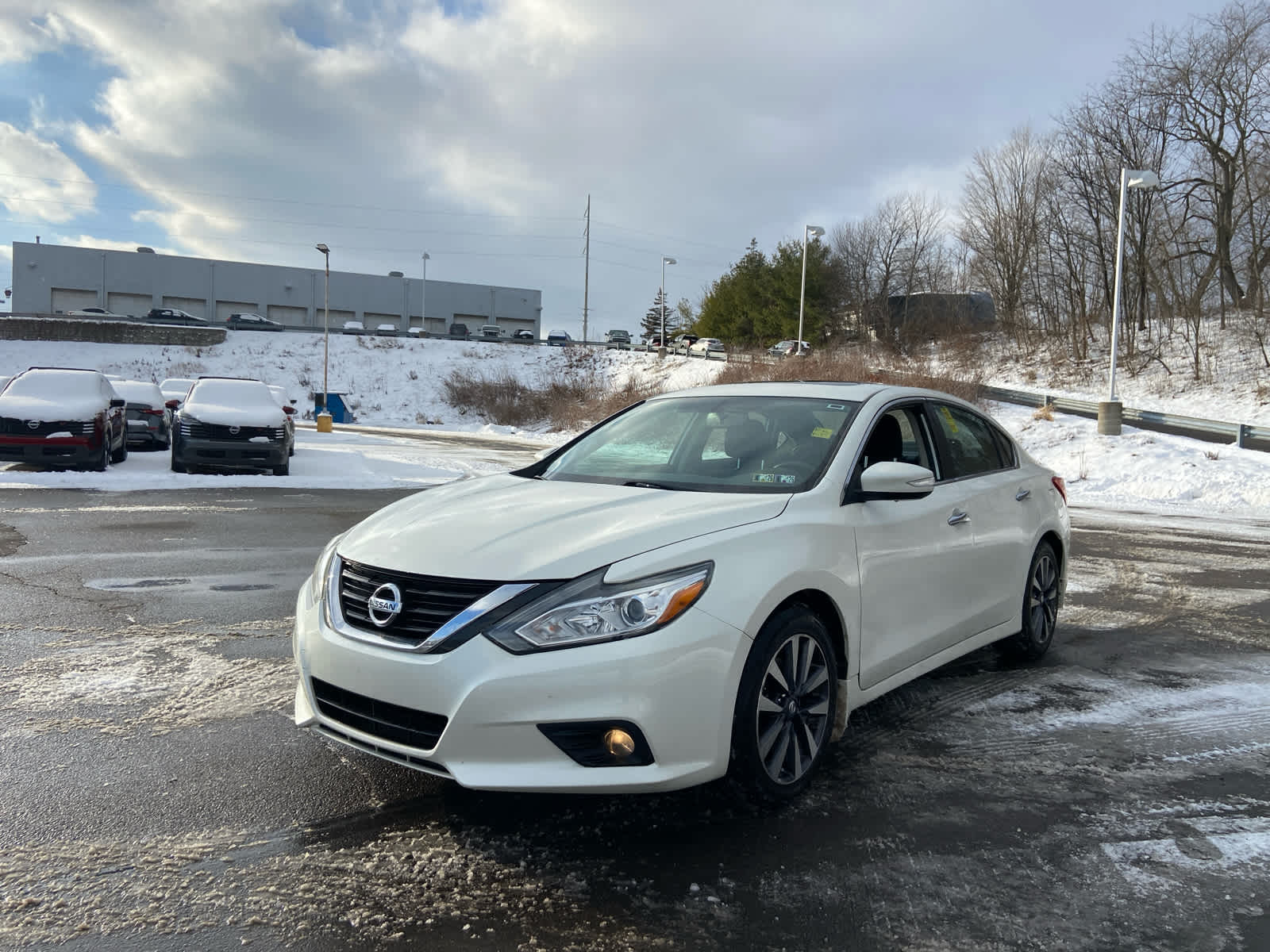 2017 Nissan Altima SV's photo