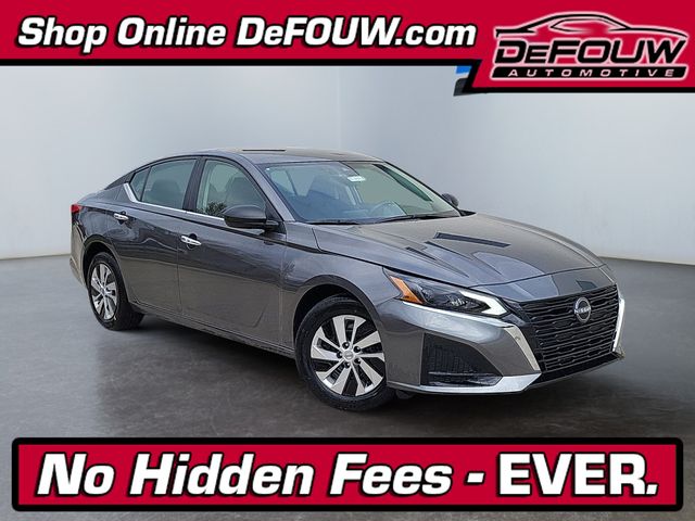 2025 Nissan Altima S's photo