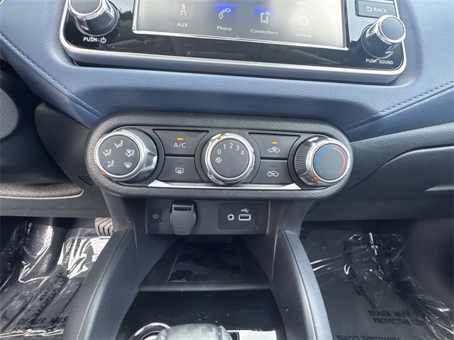 2025 Nissan Versa 1.6 SV photo 18