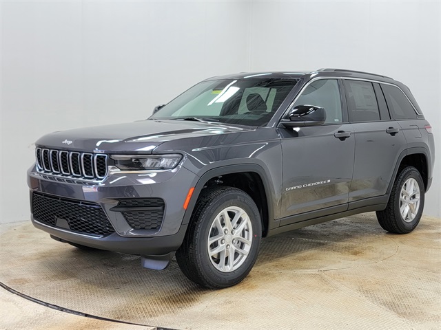 2025 Jeep Grand Cherokee Laredo X photo 8