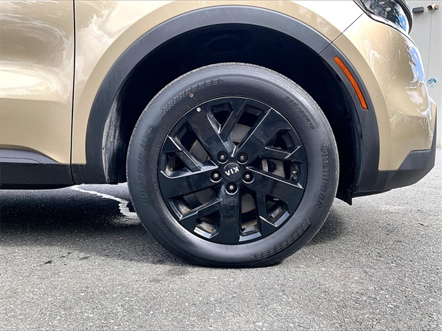 2021 Kia Sorento S photo 2