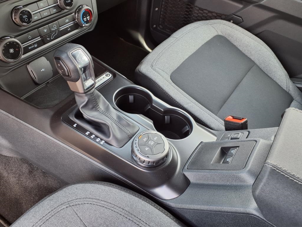 2025 Ford Bronco Base photo 20