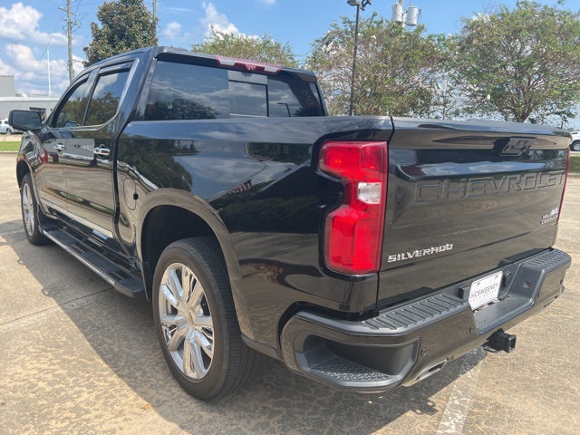 2023 Chevrolet Silverado 1500 High Country photo 4