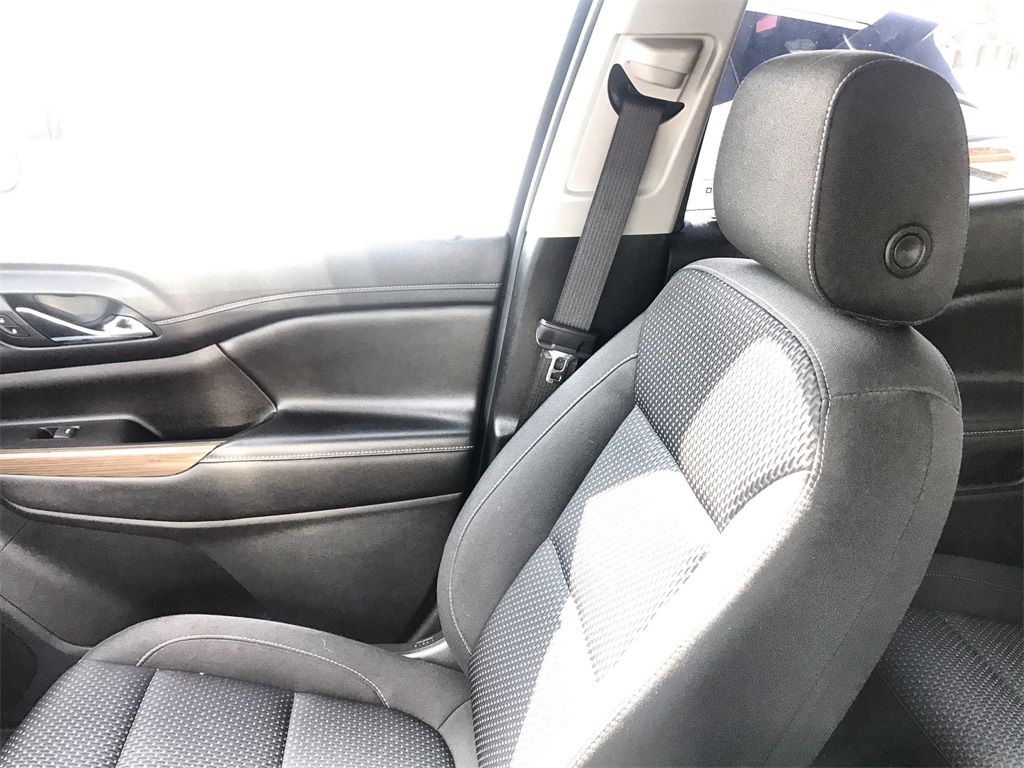 2023 Gmc Acadia SLE photo 20
