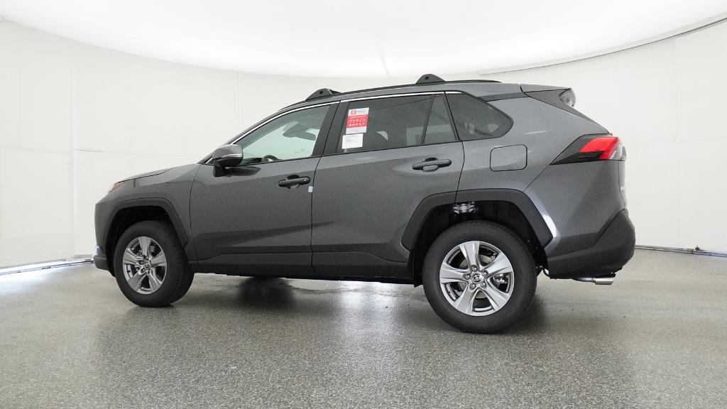 2025 Toyota RAV4 XLE photo 12