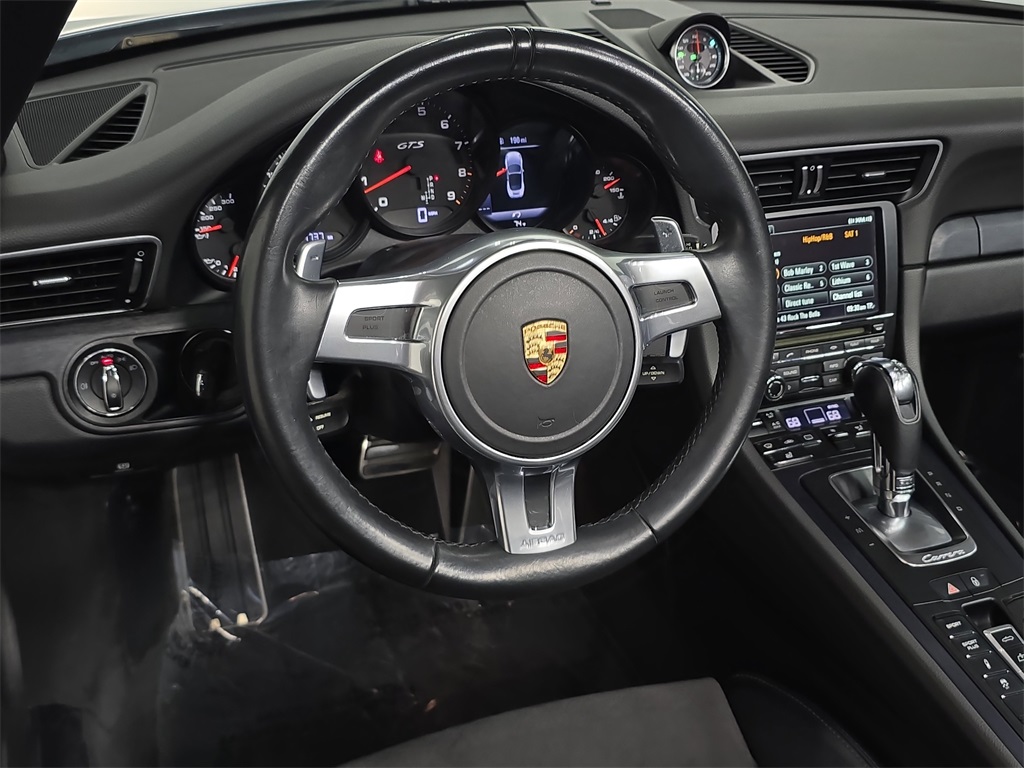 2015 Porsche 911 GTS photo 4