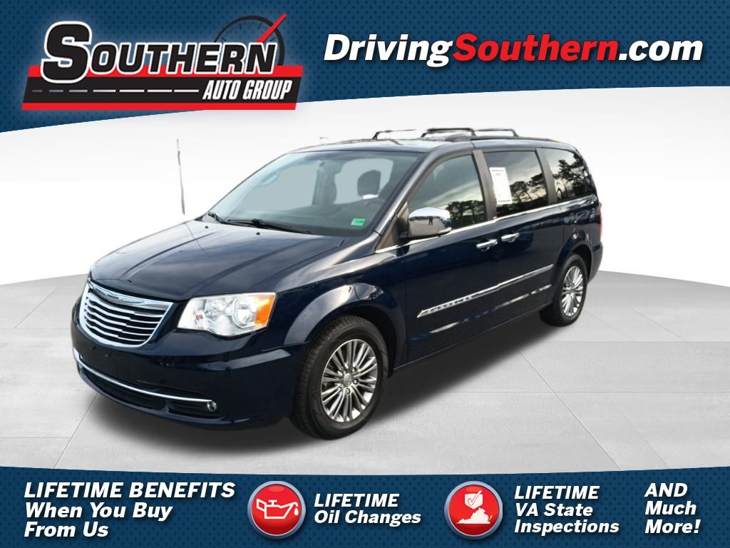 2014 Chrysler Town & Country Touring-L's photo