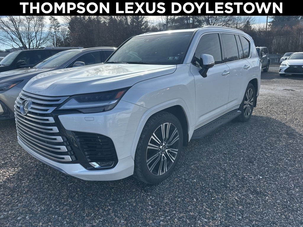2024 Lexus LX Luxury's photo