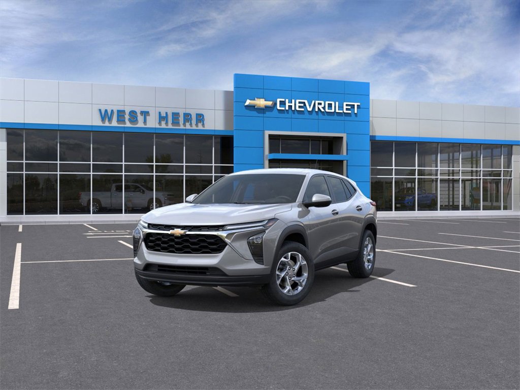 2025 Chevrolet Trax LS photo 7