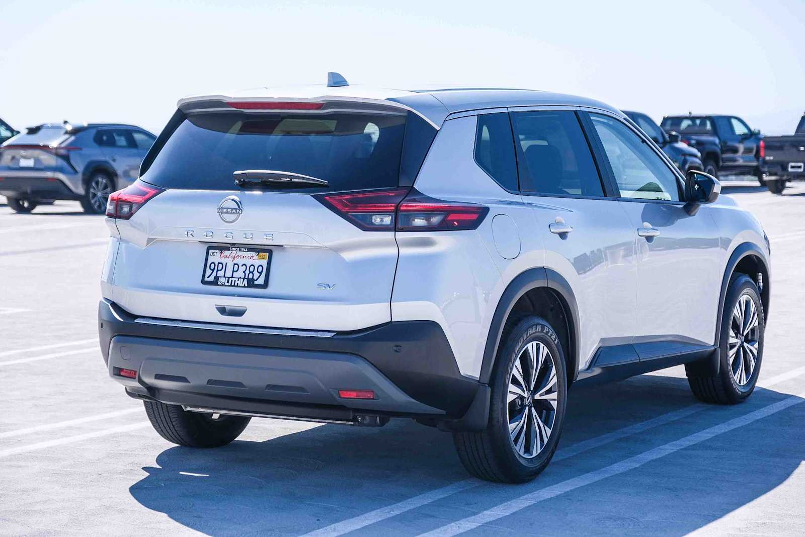 2023 Nissan Rogue SV photo 3