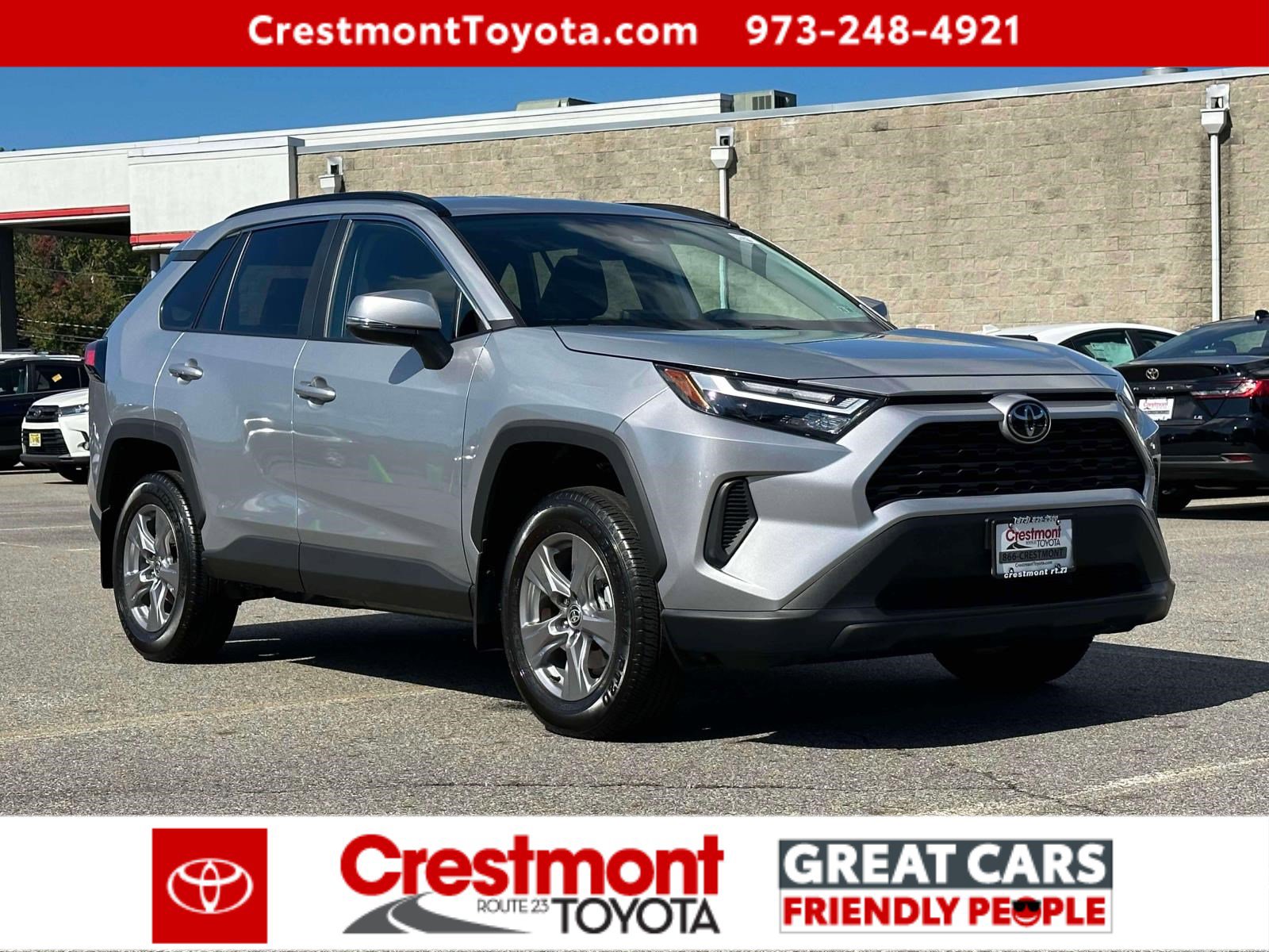 2024 Toyota RAV4 XLE photo 2