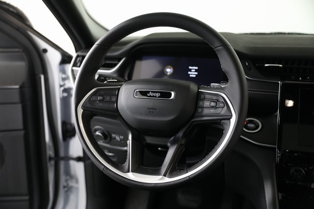 2025 Jeep Grand Cherokee Altitude X photo 3