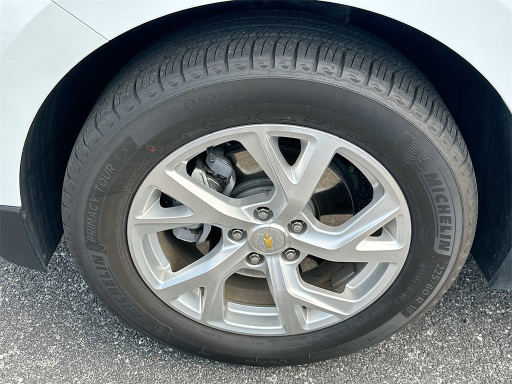 2020 Chevrolet Equinox LT photo 21