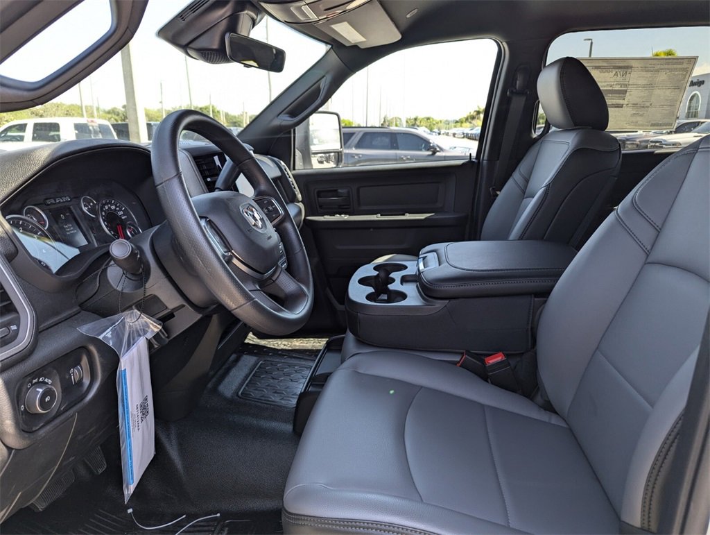 2025 Ram 3500 Tradesman photo 12