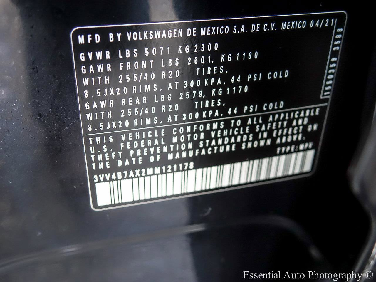 2021 VOLKSWAGEN TIGUAN - Image 26