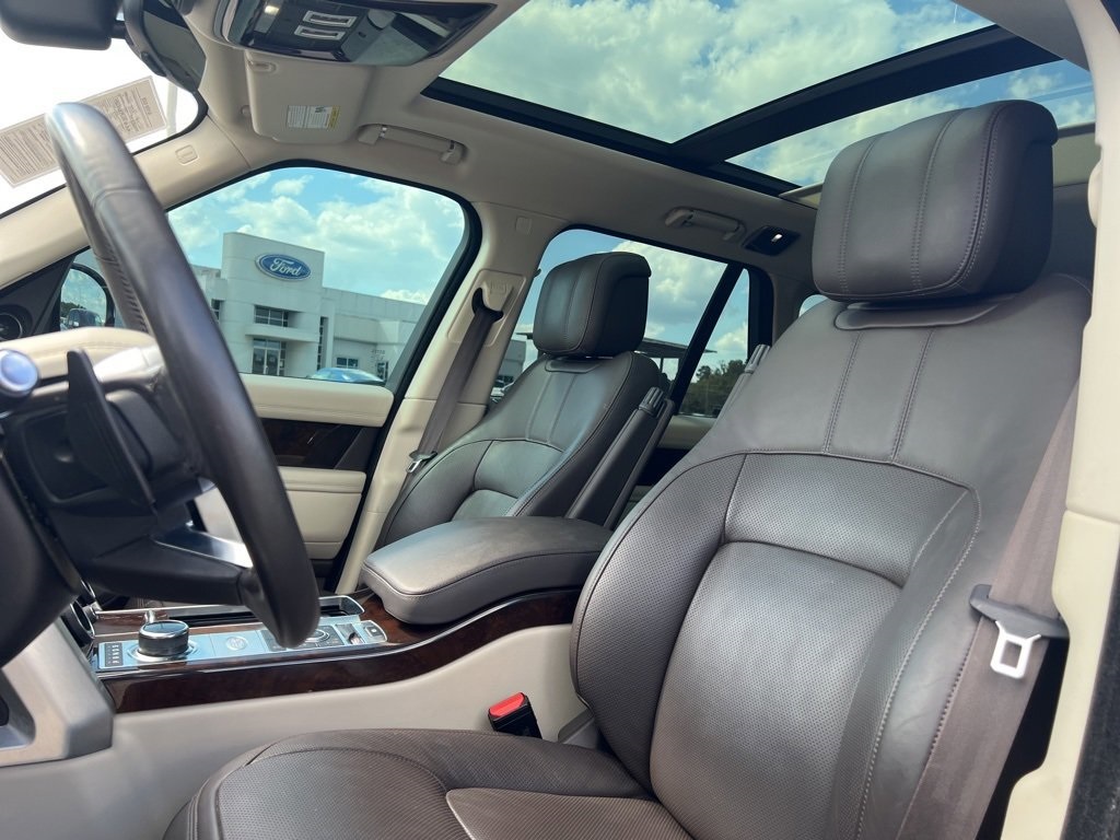 2020 Land Rover Range Rover HSE photo 5