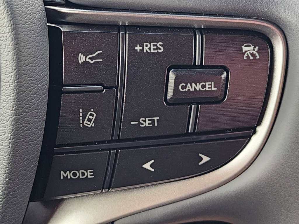 2025 Lexus ES 300h photo 25
