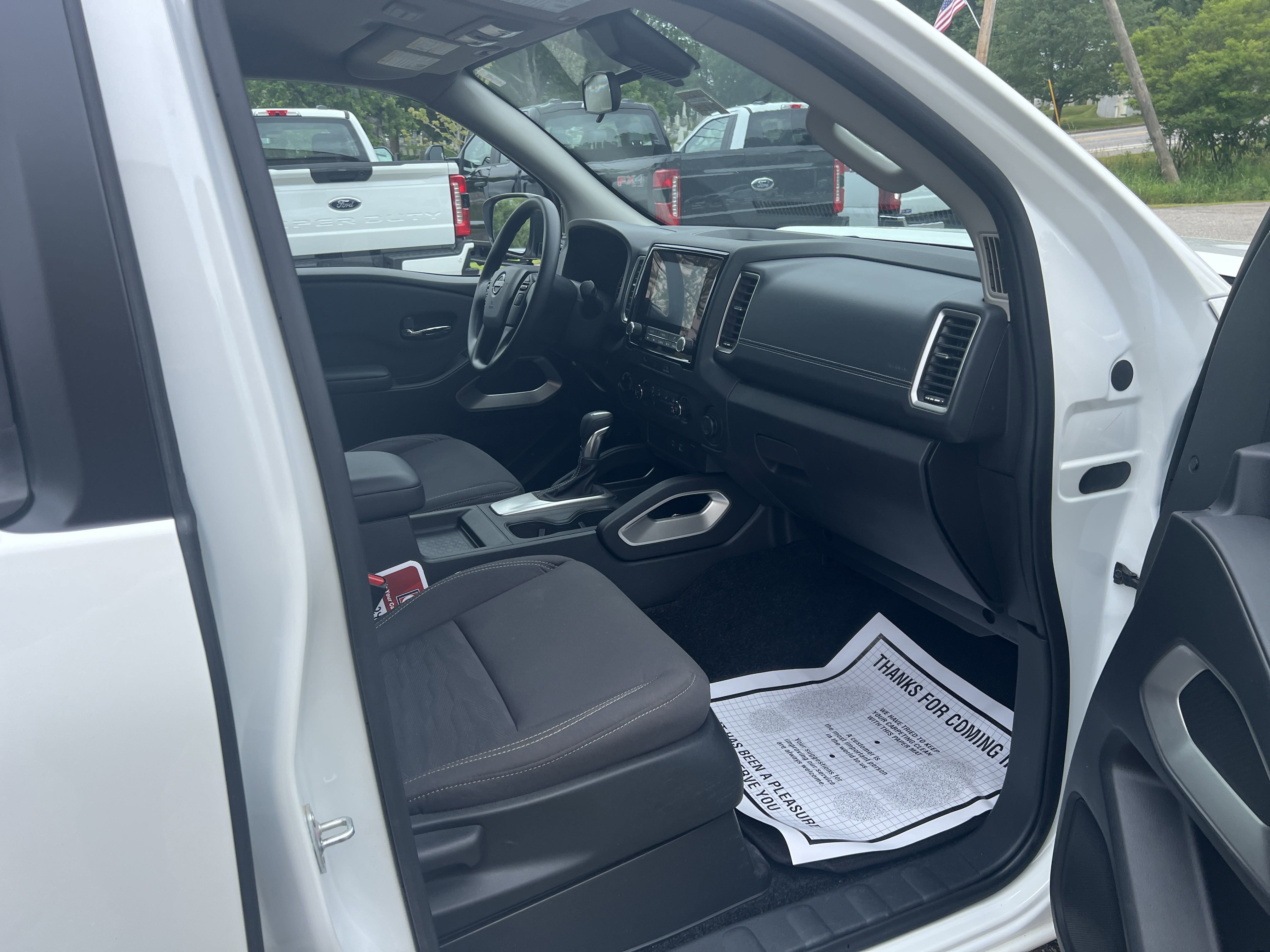 2024 Nissan Frontier Crew Cab SV photo 4