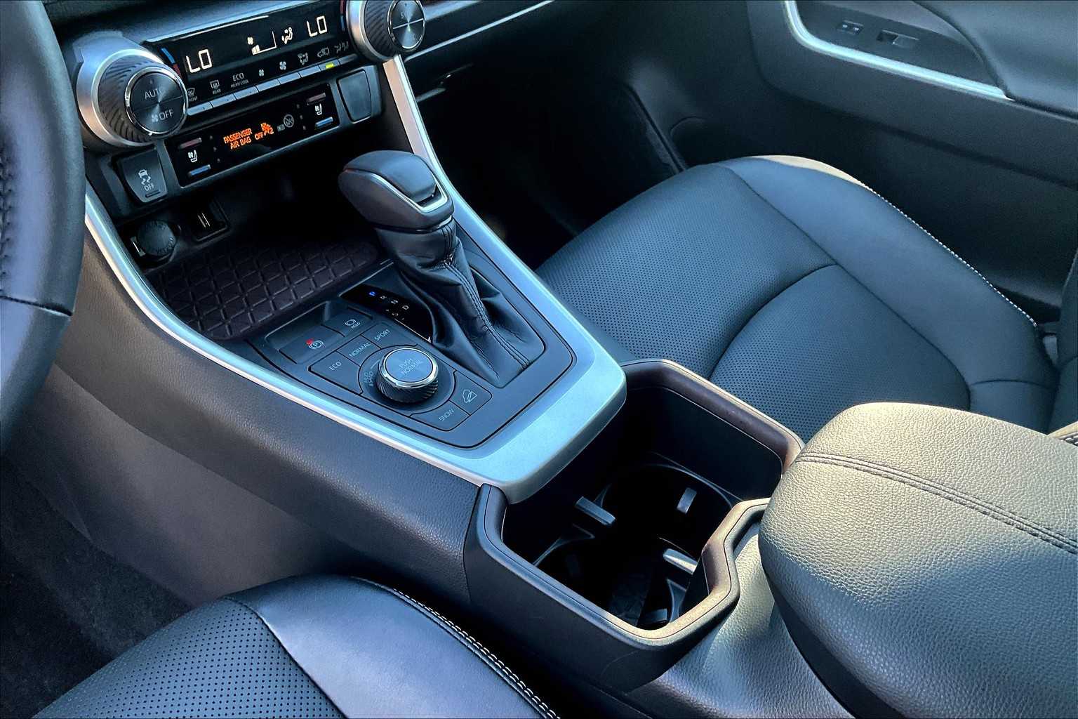 2022 Toyota RAV4 Limited photo 15