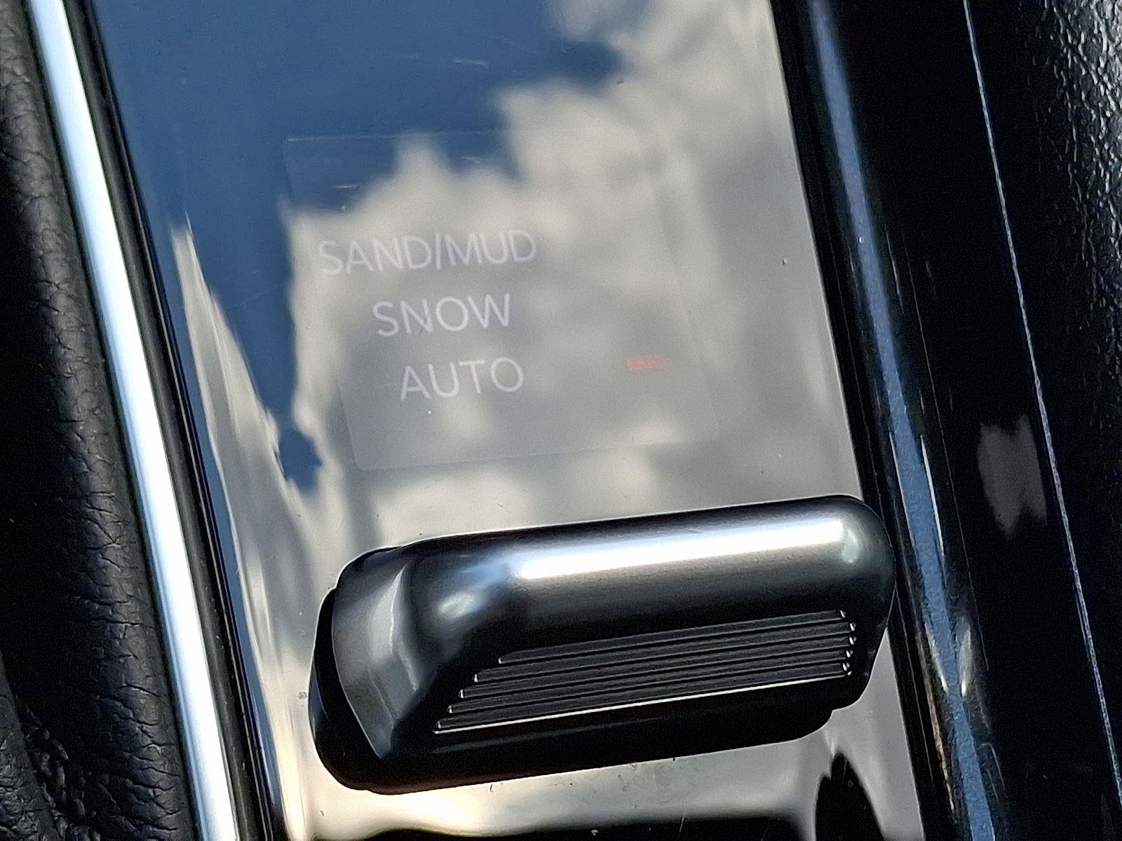 2023 Jeep Compass Latitude Lux photo 21