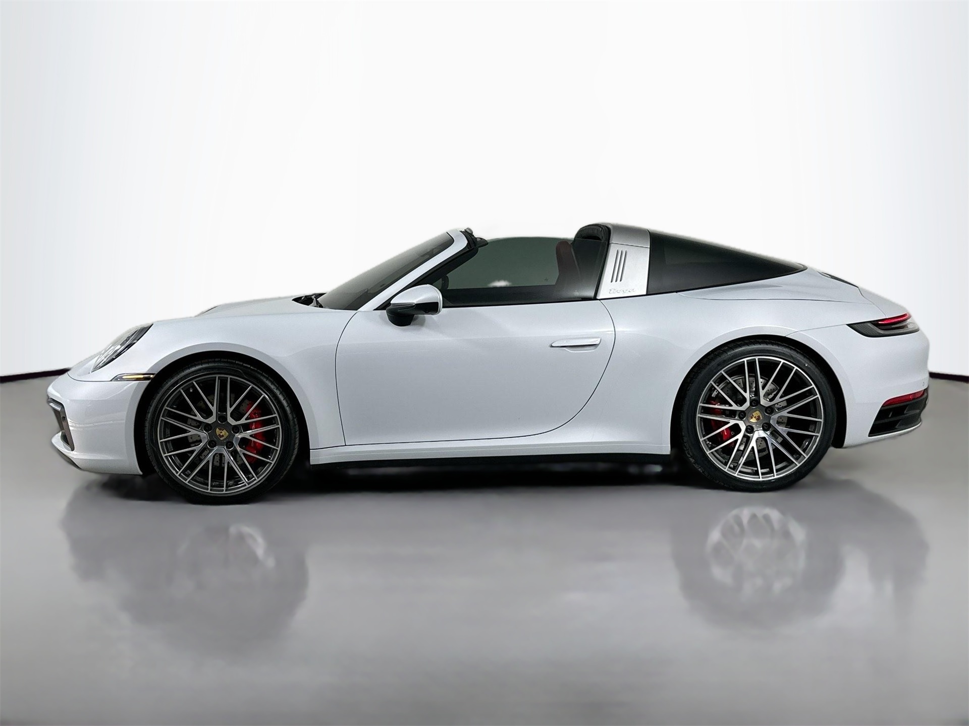 2024 Porsche 911 Targa 4S photo 2