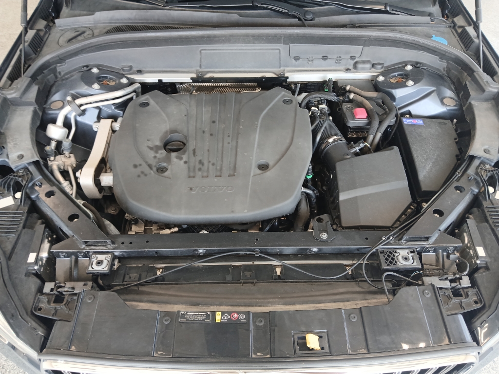 2023 Volvo XC60 Ultimate photo 13