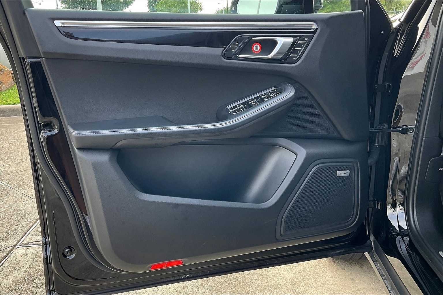 2021 Porsche Macan S photo 19