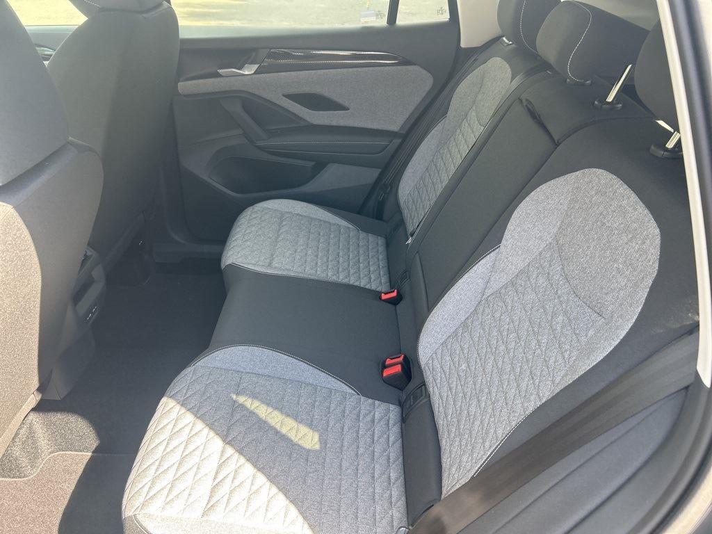 2025 Volkswagen Tiguan S photo 9