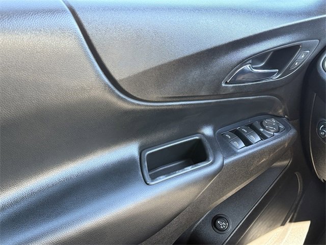 2020 Chevrolet Equinox LT photo 32