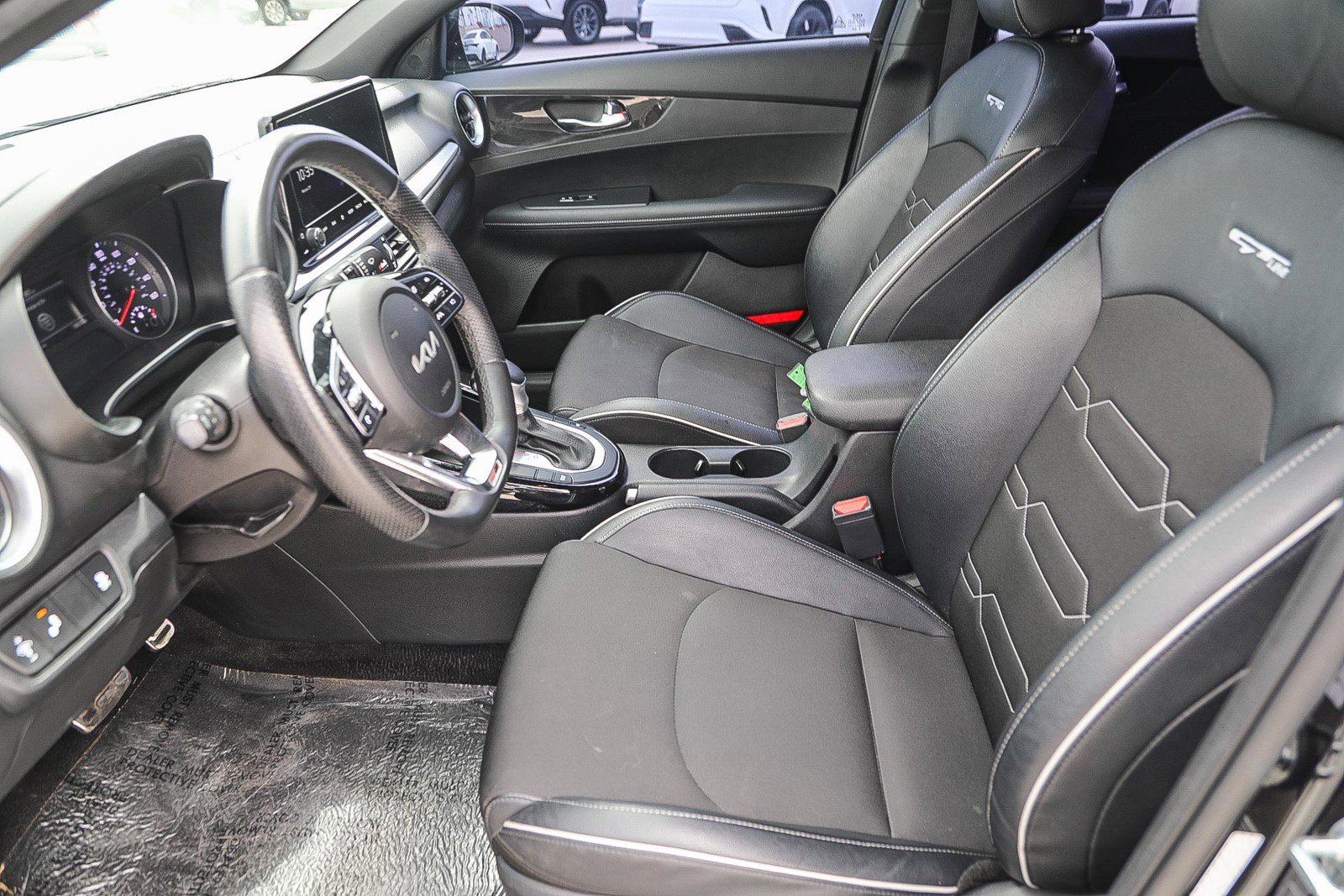 2023 Kia Forte GT-Line photo 16