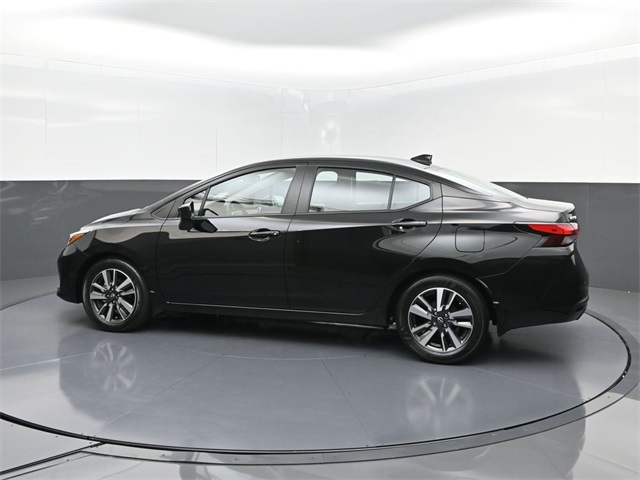 2025 Nissan Versa 1.6 SV photo 4
