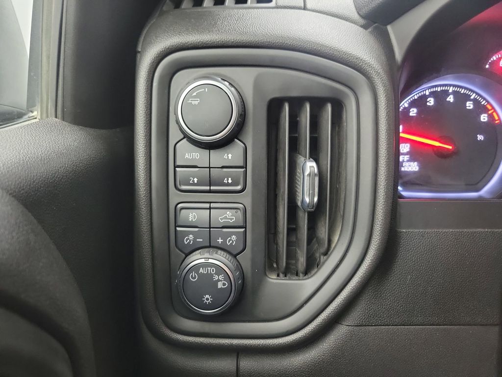 2021 Chevrolet Silverado 1500 Custom Trail Boss photo 28