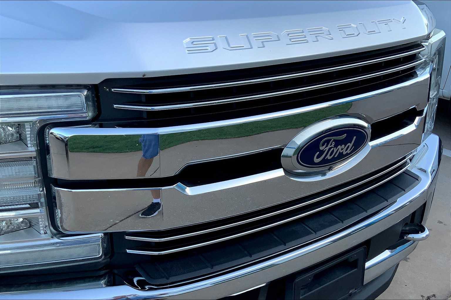 2018 Ford F-250 Lariat photo 24