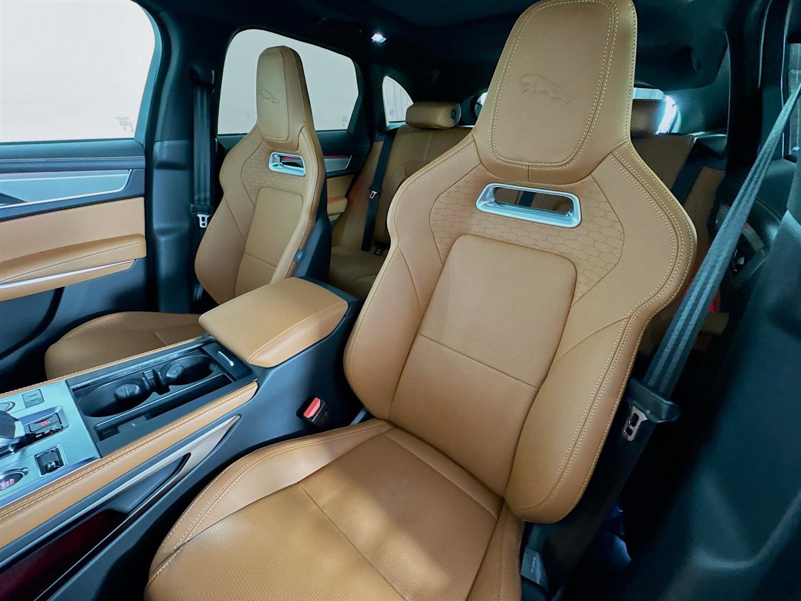 2026 Jaguar F-PACE P250 R-Dynamic S photo 8