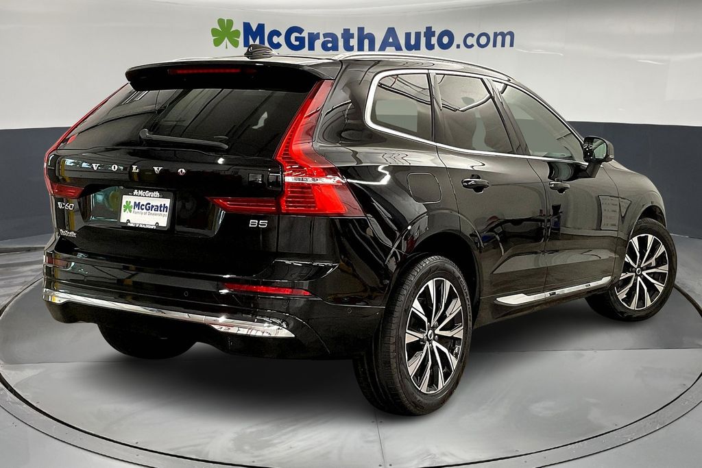 2023 Volvo XC60 B5 Plus photo 11