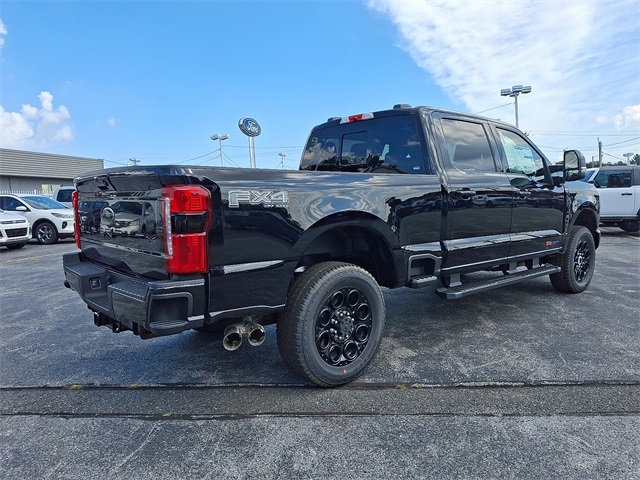 2025 Ford F-350 Lariat photo 4