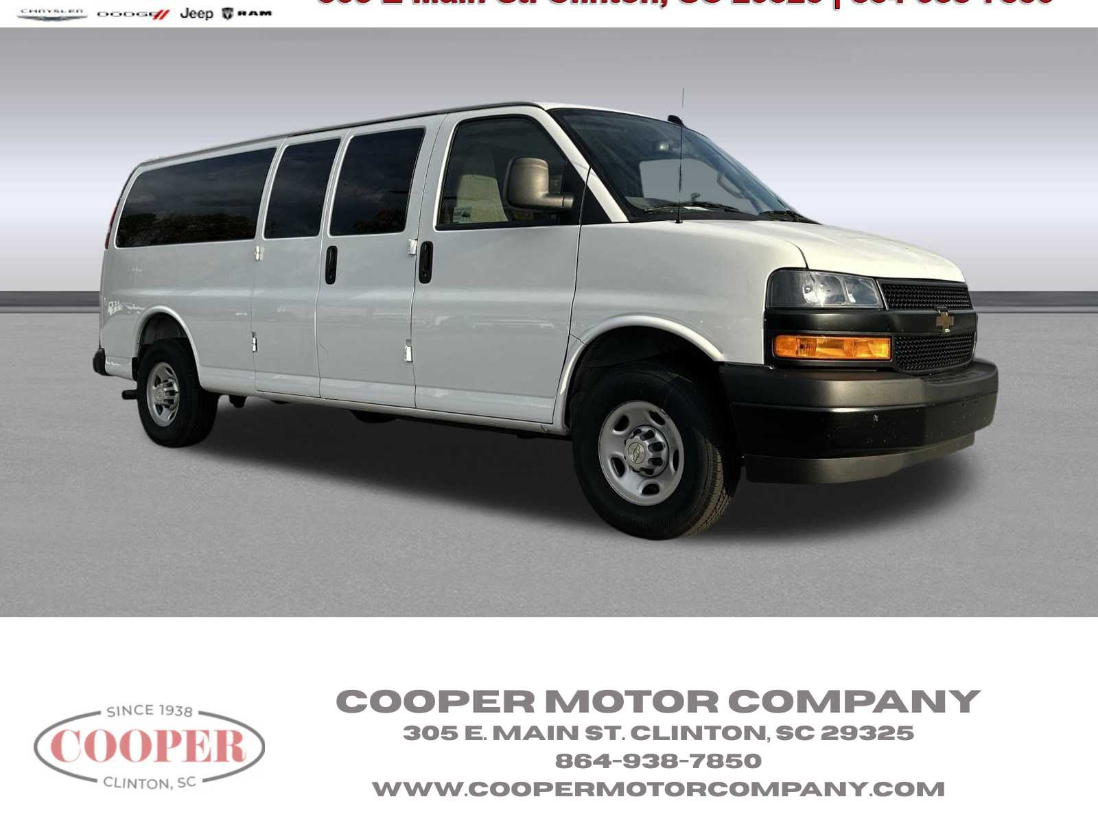 2025 Chevrolet Express Passenger LS's photo