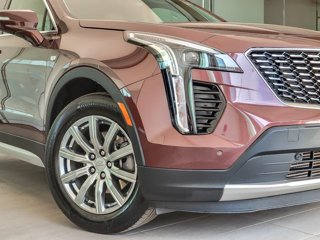 2023 Cadillac XT4 Premium Luxury photo 2