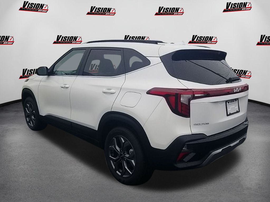 2024 Kia Seltos S photo 5