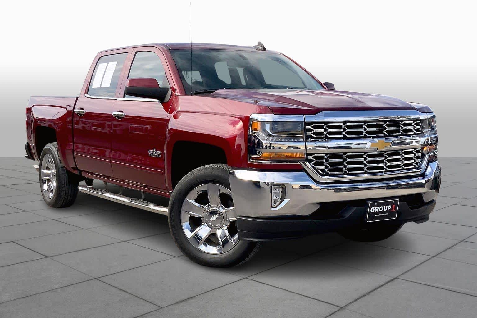 2017 Chevrolet Silverado 1500 LT photo 2
