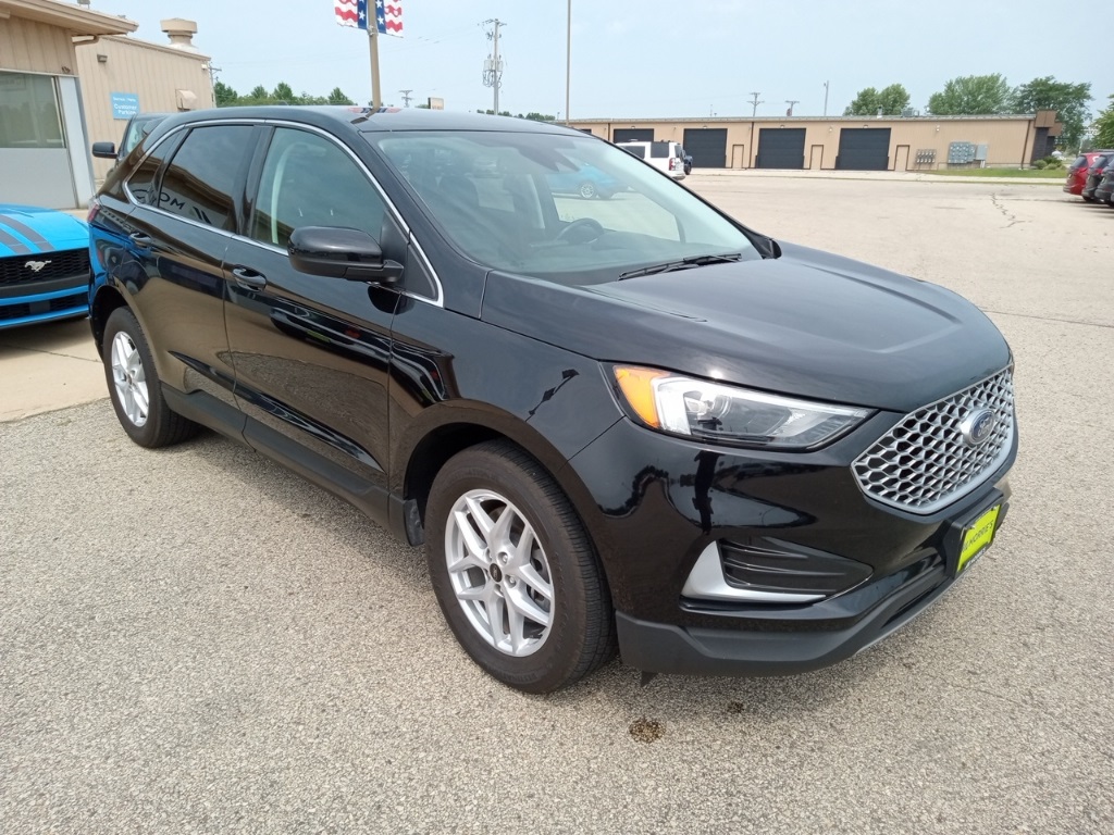 2023 Ford Edge SEL photo 3