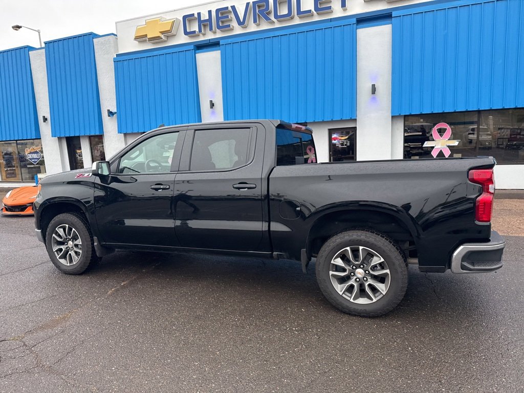 2025 Chevrolet Silverado 1500 LT photo 17