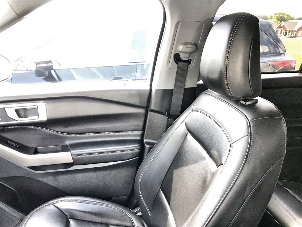 2023 Ford Explorer XLT photo 21