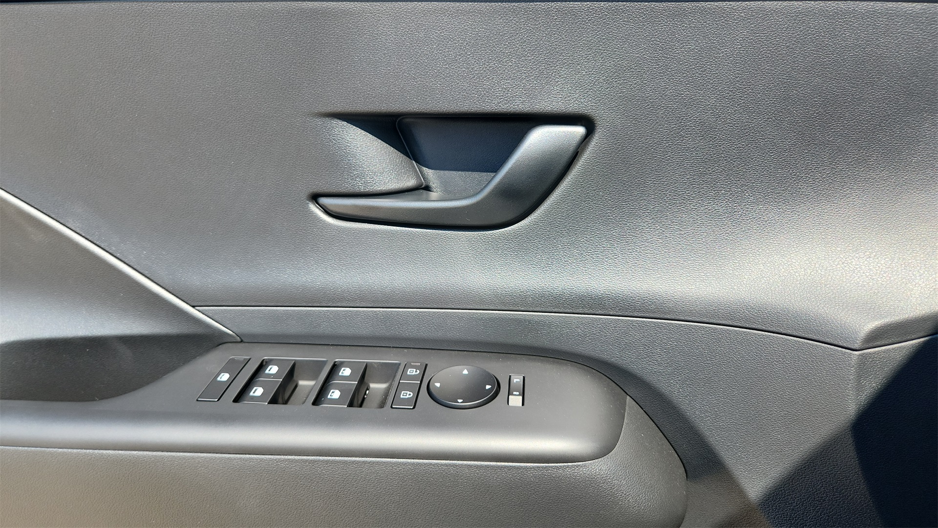 2026 Hyundai Kona SEL photo 19