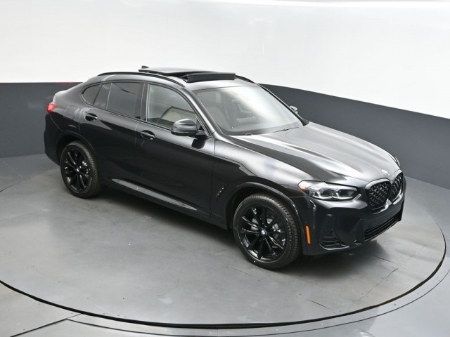2025 BMW X4 xDrive30i