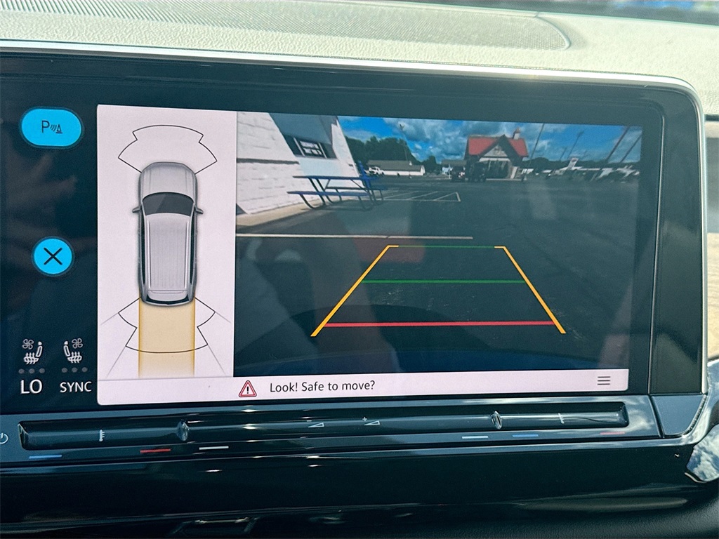 2024 Volkswagen Atlas SE Technology photo 13