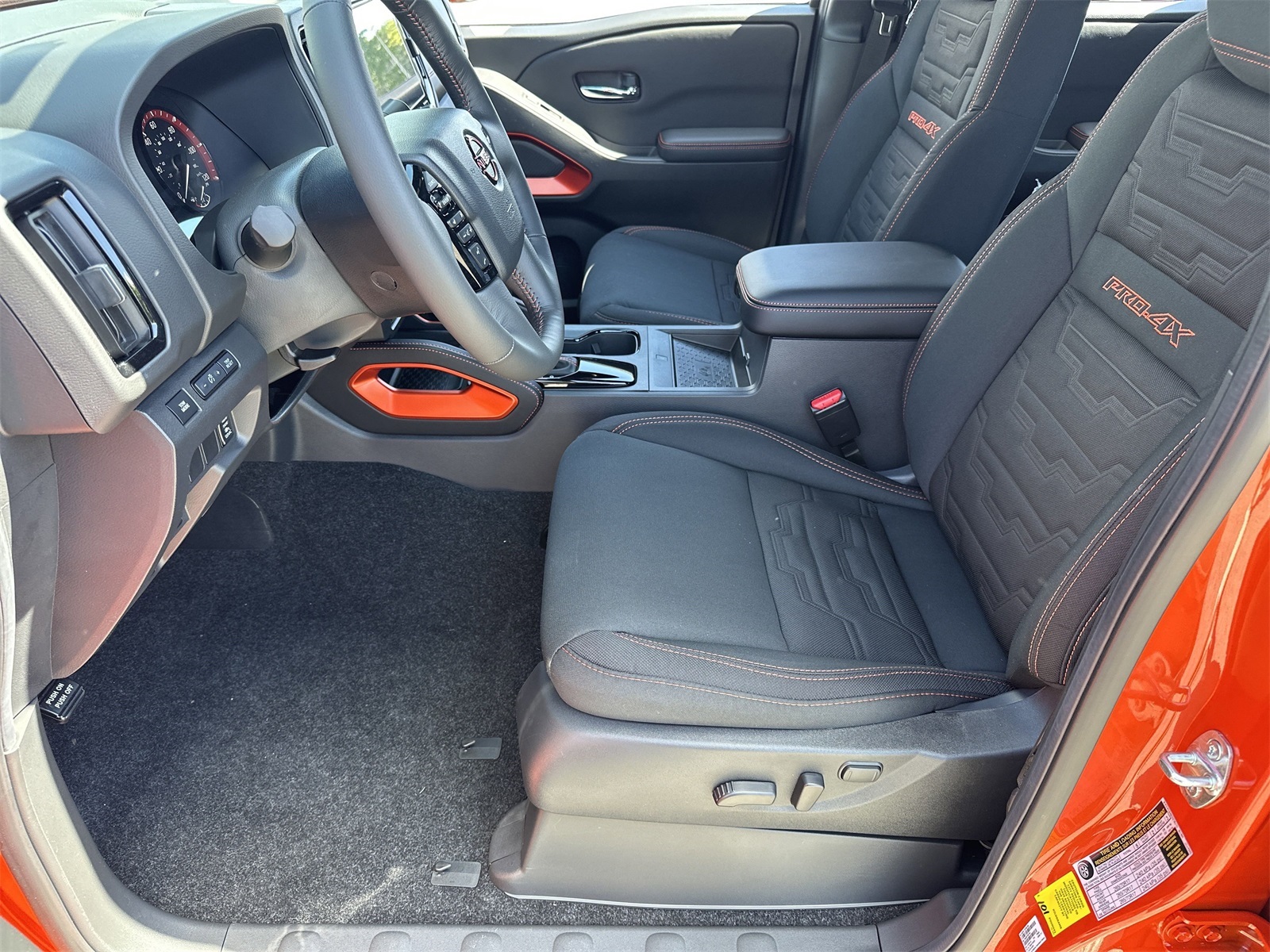 2025 Nissan Frontier PRO-4X photo 19