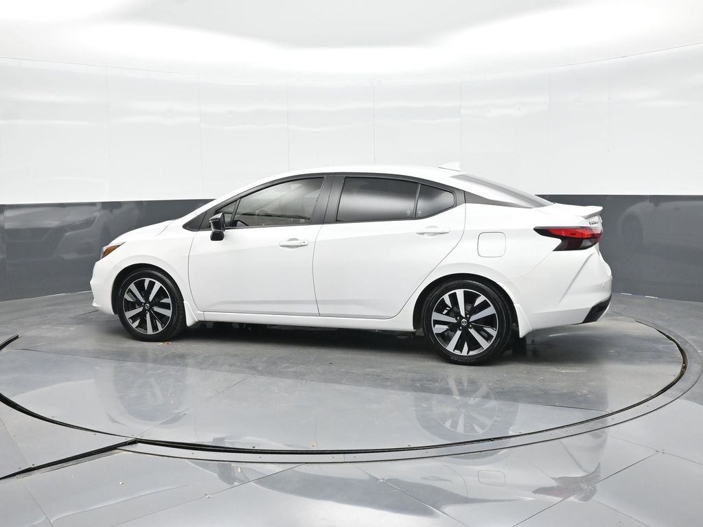 2022 Nissan Versa 1.6 SR photo 2